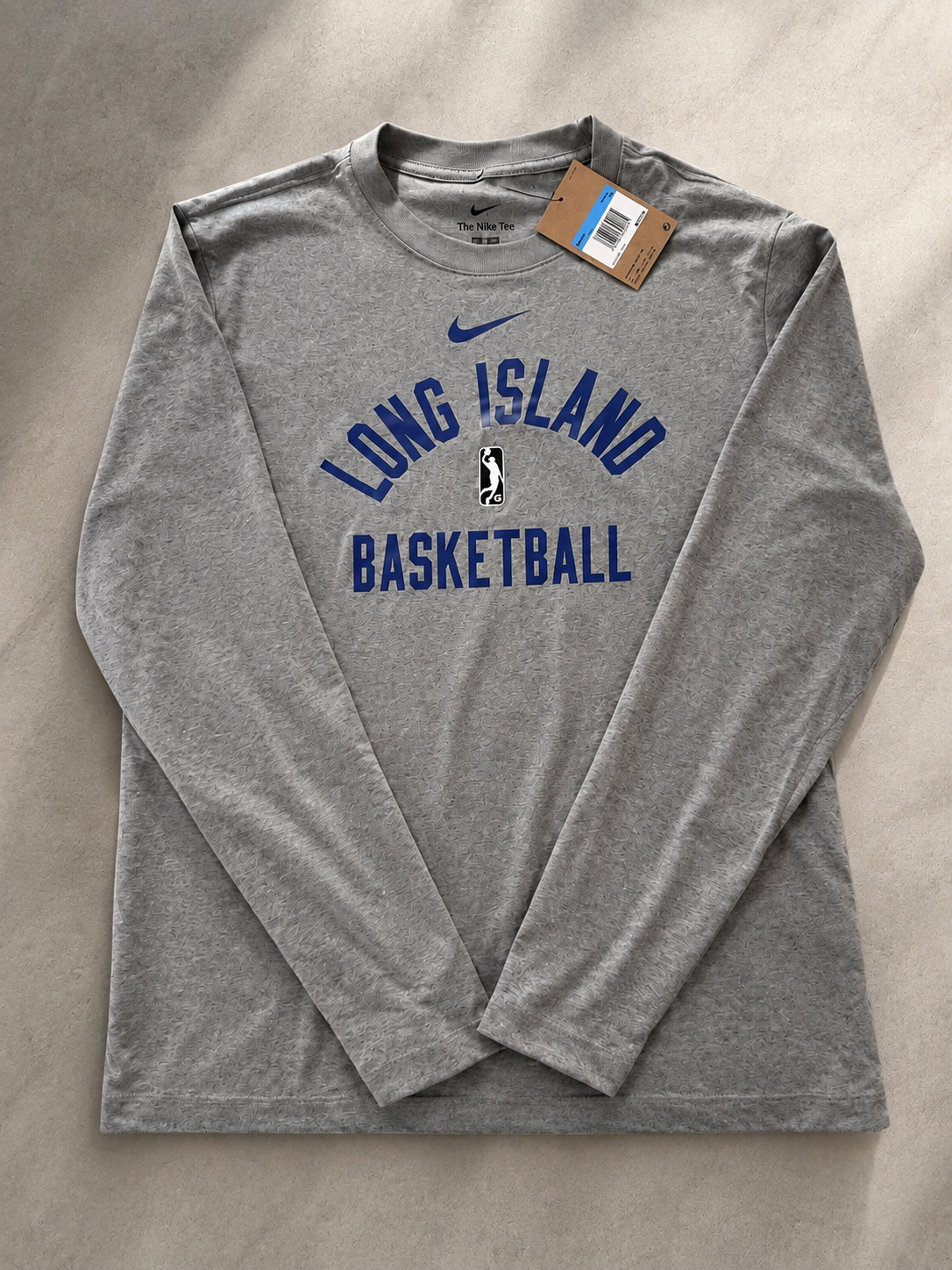 Nike Dri-FIT Long Island Basketball Long Sleeve Shirt – Gray – Medium